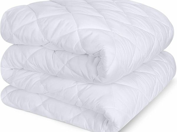 Bedding Quilted Fitted Mattress Pad - Mattress Cover - Mattress Topper - Mattress Protector Stretches up to 38 CM Deep - Not Waterproof - (Double, 135x190 cm)