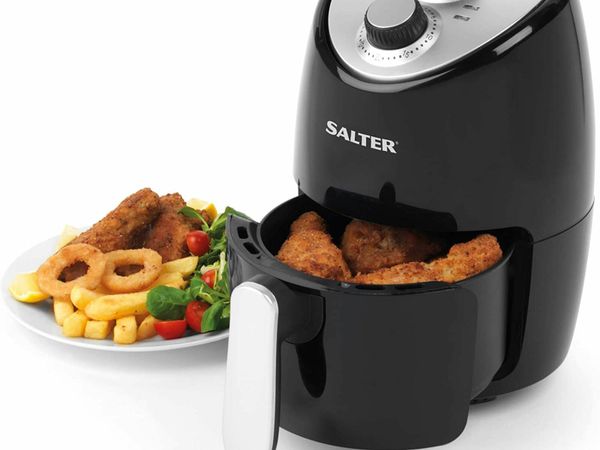 Compact 2L Hot Air Fryer with Removable Frying Rack, Adjustable Temperature Control, 30 Minute Timer, Auto Shut Off, 1000 W, Perfect For Small Households & Student Living, Black/Silver