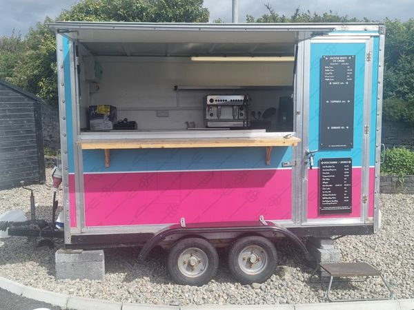 Food trailer with coffee machine