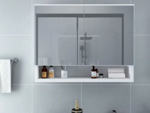 New*LCD LED Bathroom Mirror Cabinet White 80x15x60 cm MDF