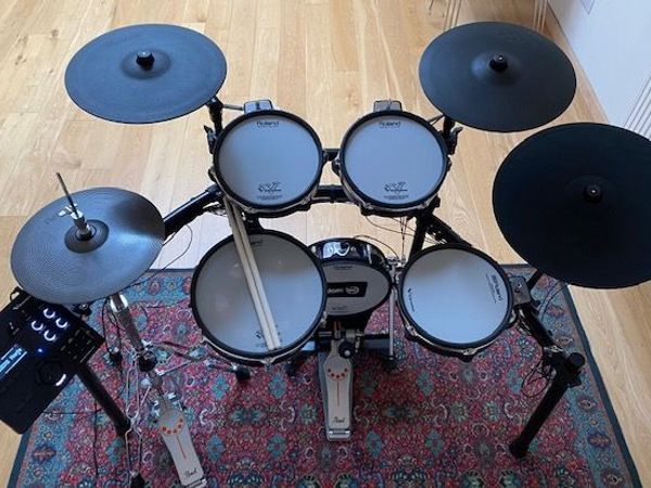 Roland TD-27 drum kit expanded, in as new condition.
