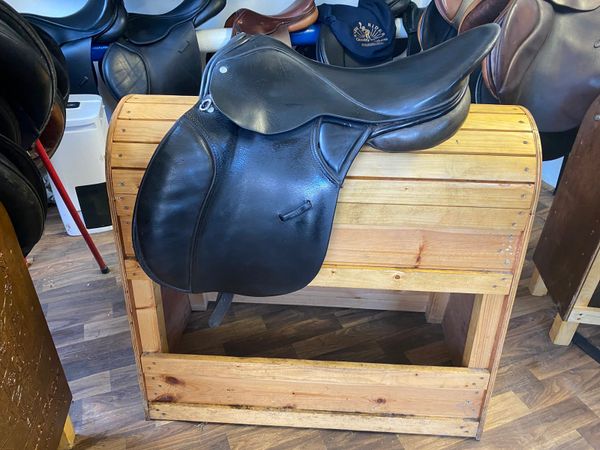 Large wide M&J black leather saddle