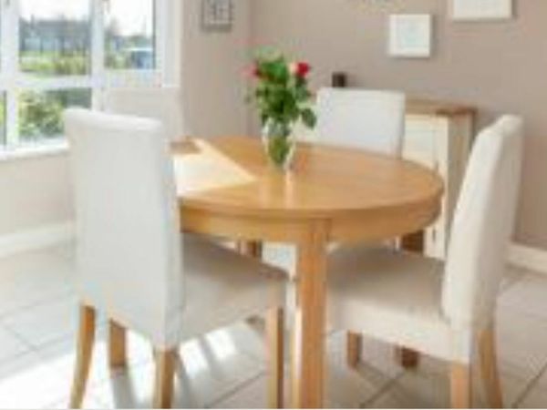 Dining table/chairs