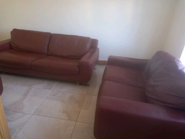 Red/wine sofa
