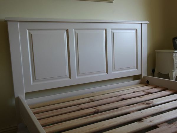 Bed Frame 5 ft. White / Cream