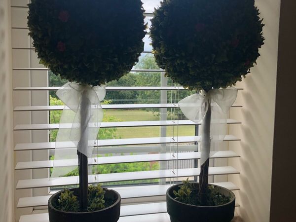 2 ARTIFICIAL POTTED BOX TREES