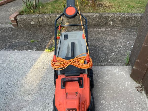 Black and Decker electric lawnmower