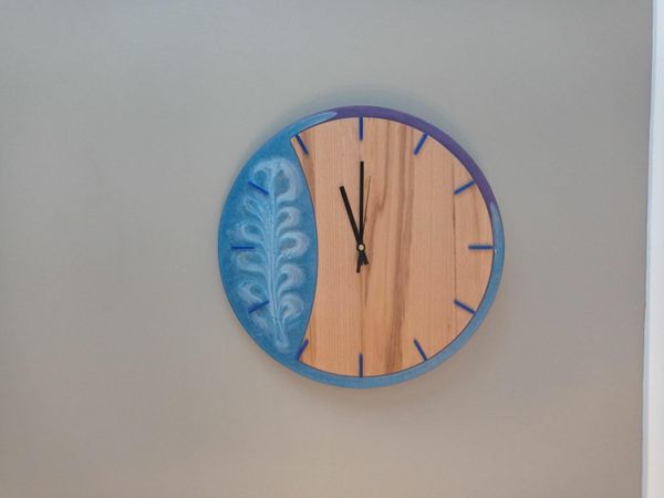 Wood and  resin wall clock 400mm