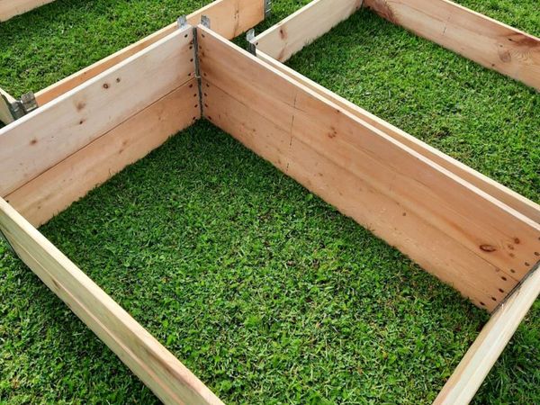 Stackable planting boxes