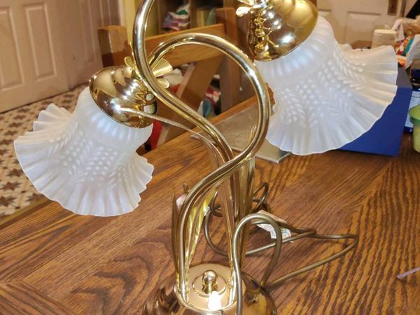 REAL BRASS ,  PEARLY SHADES Electric Table Lamp !