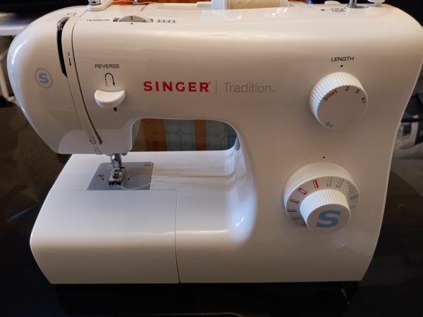 Singer Sewing Machine 2259