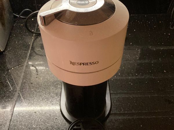 Coffee machine  nesspresso