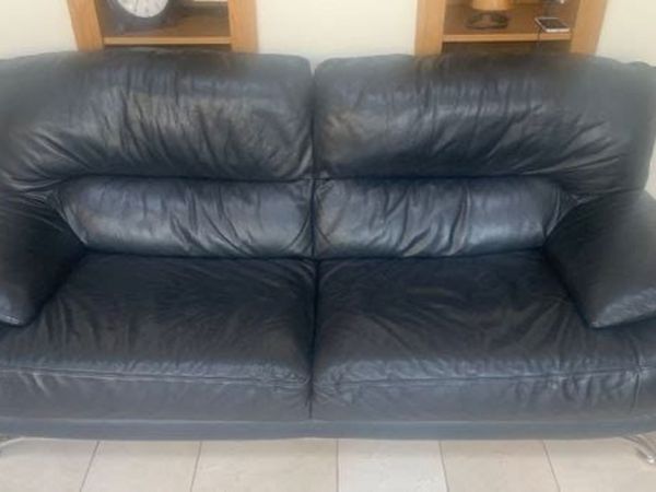 Black leather 2and 3 seater sofas couches