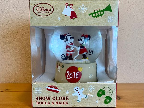 Official Disney Store Mickey and Minnie 2016 Snowglobe