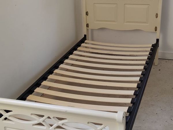 Single bed frame