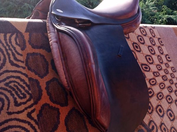 Jaguar Harry Dabbs dressage saddle