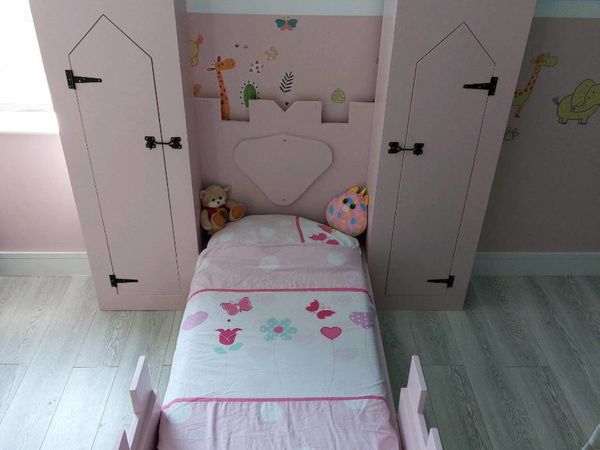 Girls princess toddler bed