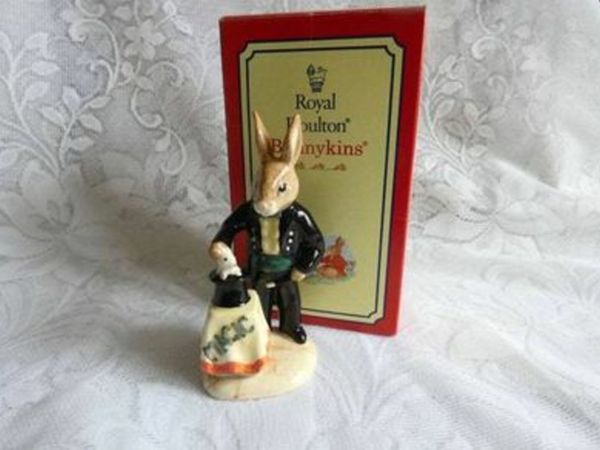 Vintage Royal Doulton Magician Bunnykins Figurine