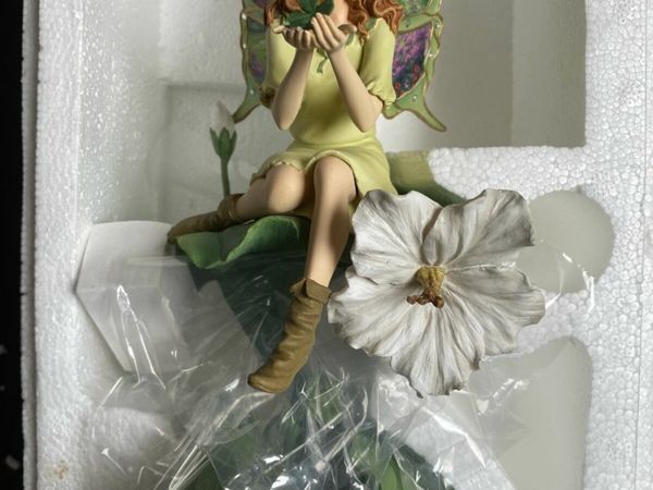 Emerald Isle Irish Garden Fairy Figurine - Bradford Exchange Enchanted Wings