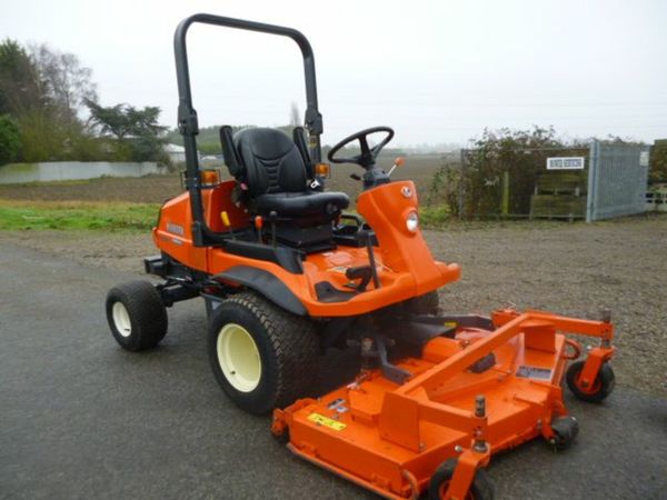 Kubota diesel outfront ride on mower commercial lawnmower