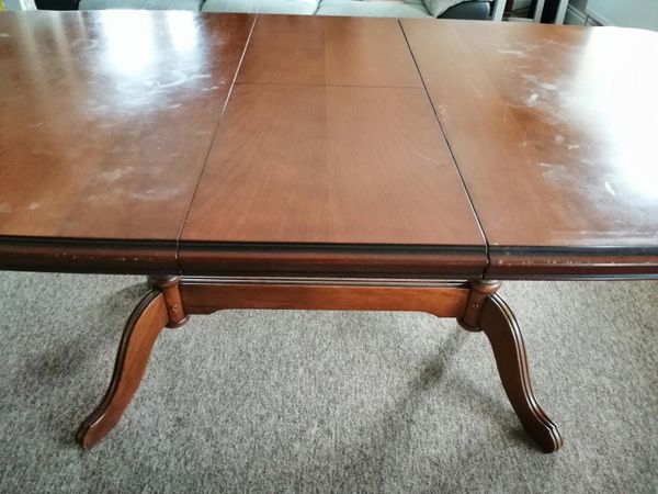 Extending Dining Kitchen Table €85