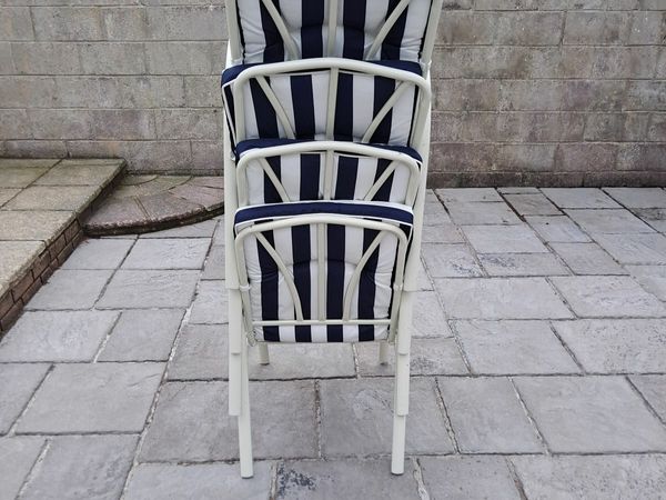 4  Garden  chairs