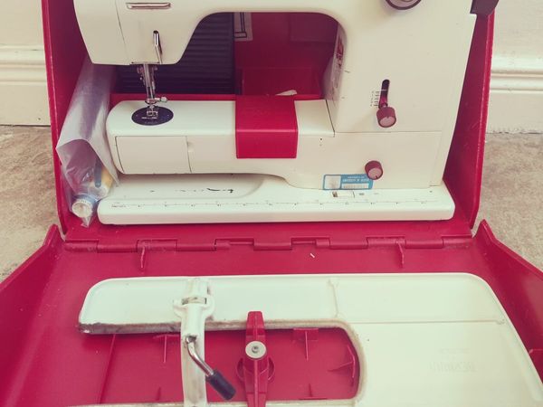 Bernina 807 Minimatic Sewing Machine