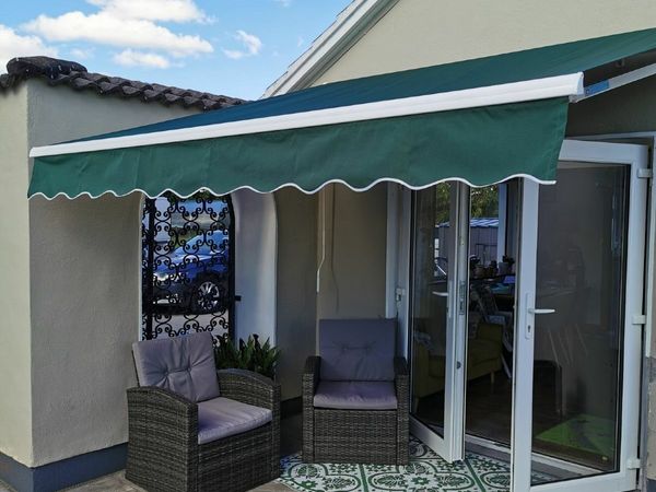 Retractable Awning 3.5m x 2.5m Green + protective cover.