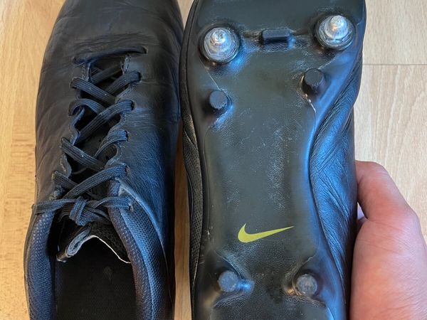 Football boots - Nike tempo
