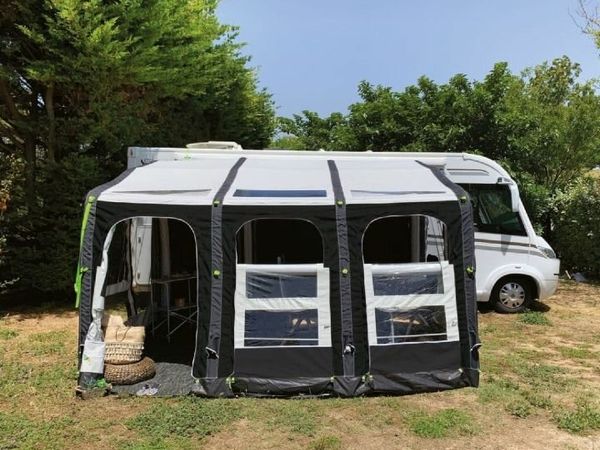 Summerline Drive Away Awning