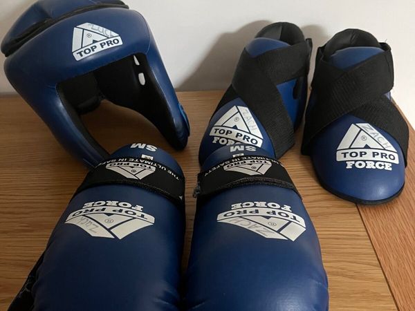Tae kwondo sparring gear