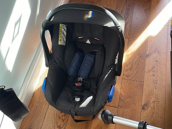 Baby lo Luna buggy, car seat, isofix and travel se