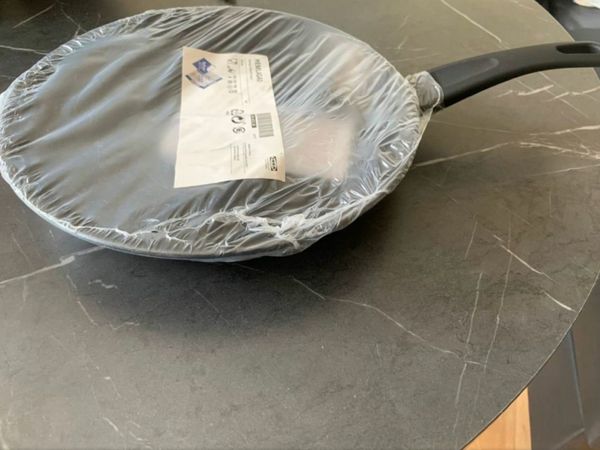 Brand new & sealed HEMLAGAD frying pan 28cm black