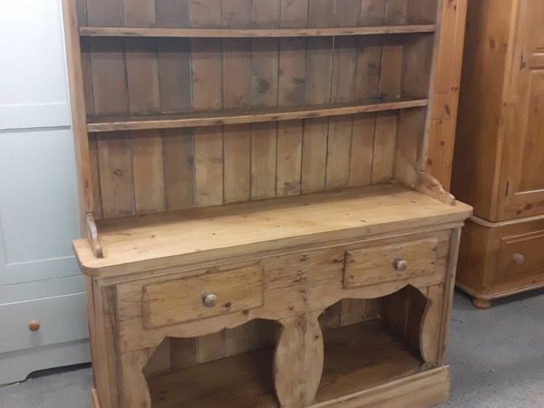 19th century Irish pine dresser