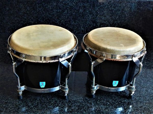 Set of bongos