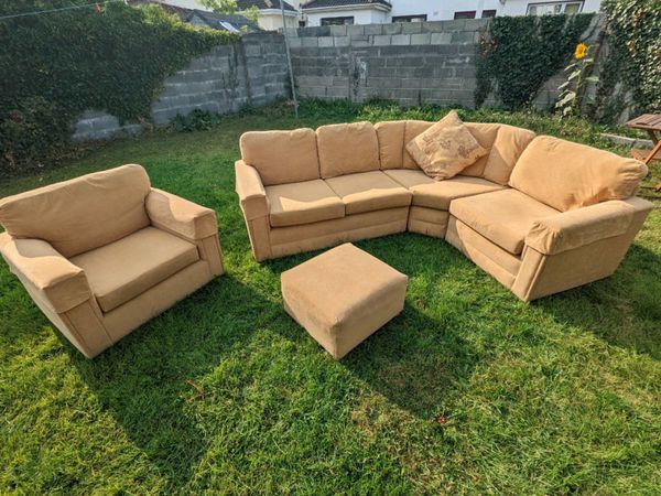 Large corner sofa/couch, armchair and footstool
