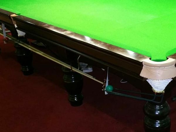 Pro quality snooker tables