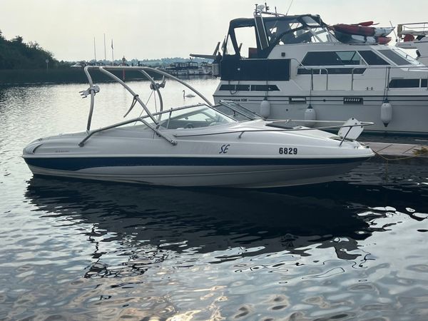 Bayliner 2052 Speed Boat Cuddy