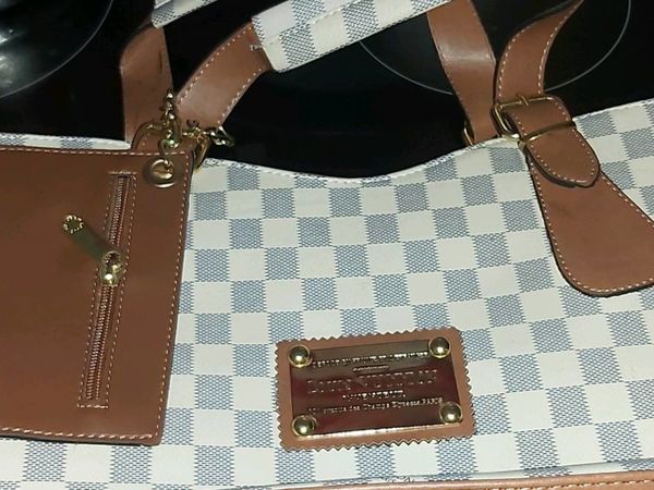 Ladies handbag Louis Vuitton