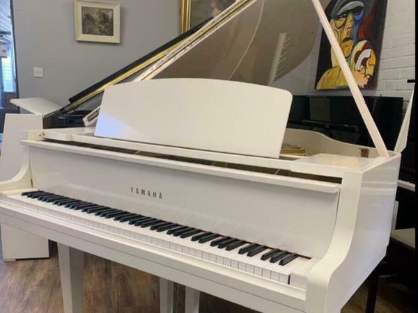 white baby grand piano yamaha