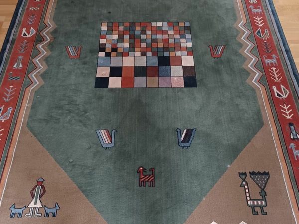 Large stunning rug