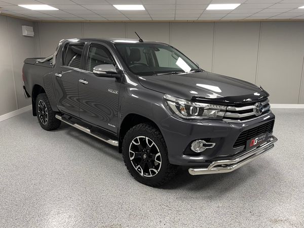 Toyota Hilux Pick Up, Diesel, 2017, Grey