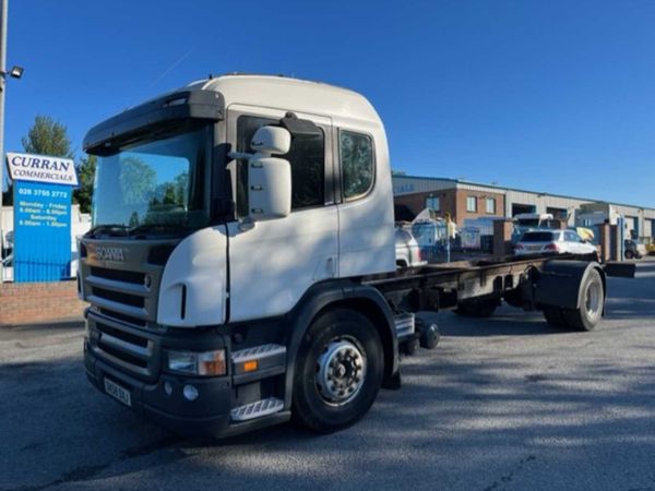 08 scania p230 4x2 18 ton 26ft chassis cab