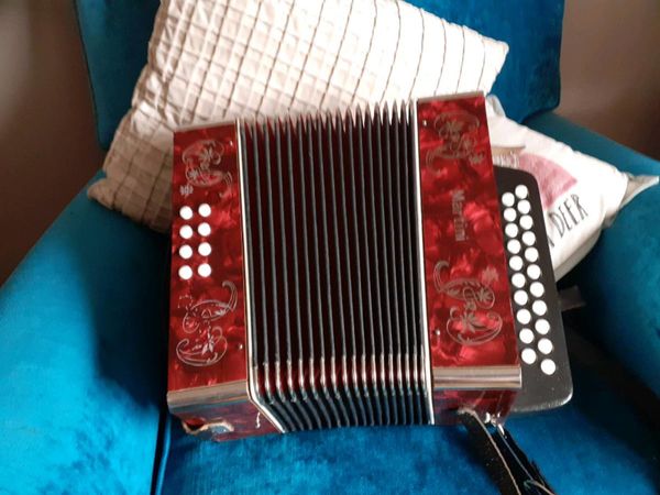 Martini button accordion