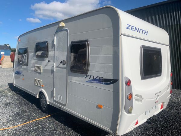 Lunar Zenith 5  5/6 Berth Caravan