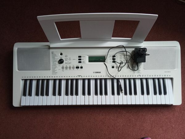 Yamaha keyboard EZ 300
