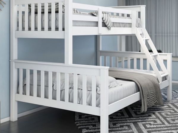 Main picture triple bunk bed yes 445€
