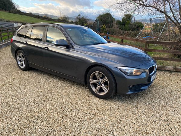 BMW Sport Wagon 318D 2014 Like New Condition