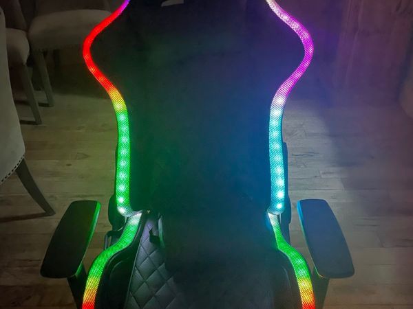 Gaming chair with lights