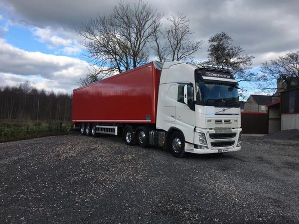 Walking floor lorry and trailer for hire